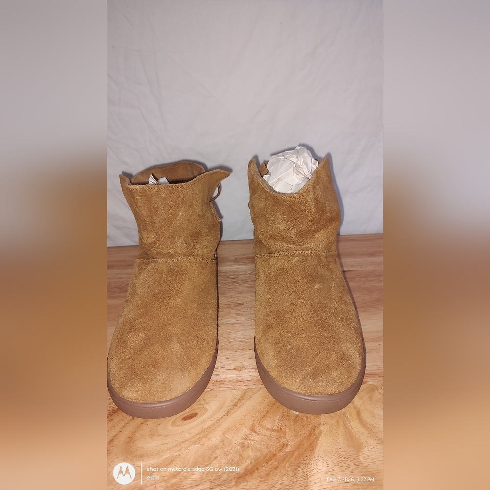 Koolaburra Tan Suede Ankle Booties 9